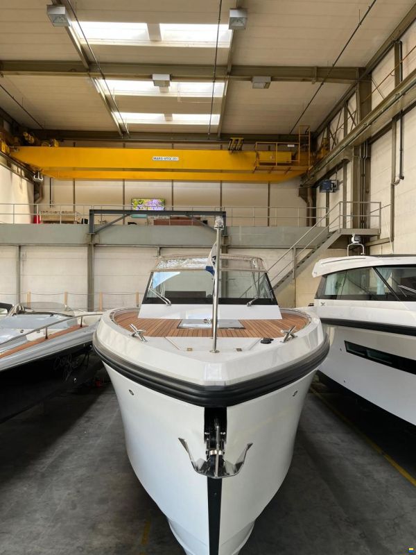 Delta Powerboats 33 Open