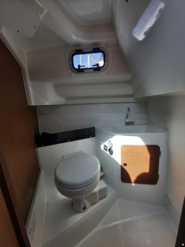 Beneteau Antares 8