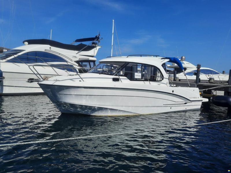 Beneteau Antares 8