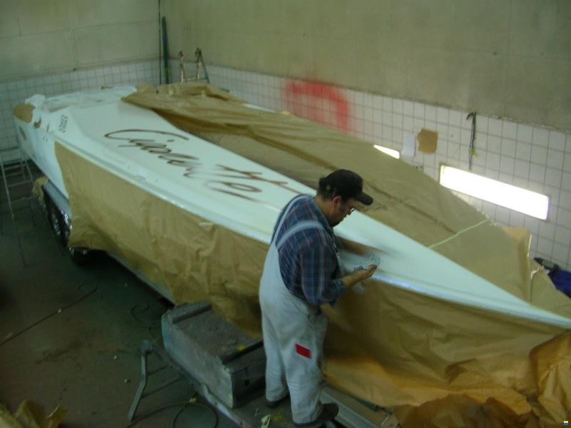 Reparatur und Lackierung