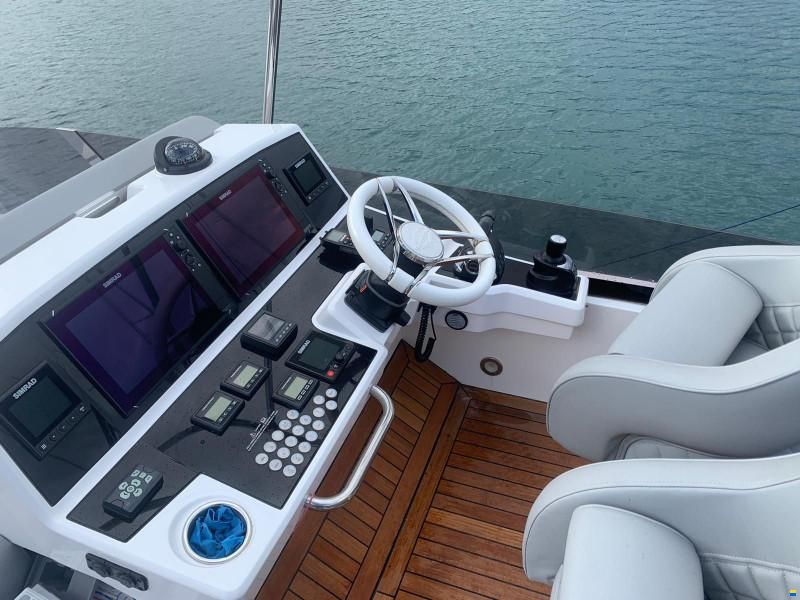 Sunseeker Manhattan 52 FLY