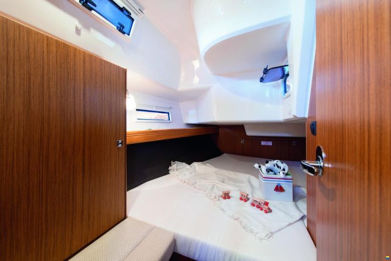 Bavaria Cruiser 37