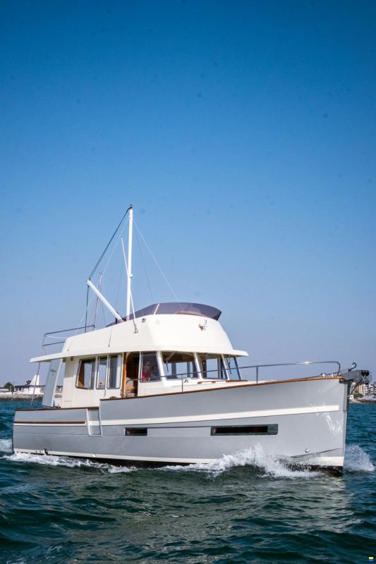 Rh&eacute;a 34 Trawler