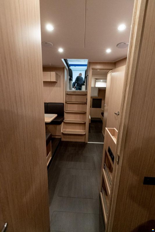 Bavaria SR41HT