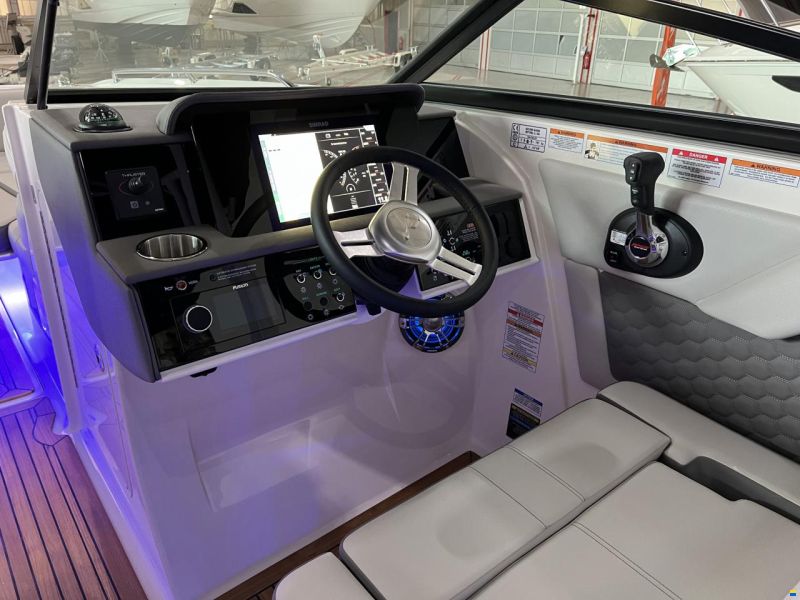 Sea Ray 270 SDXE