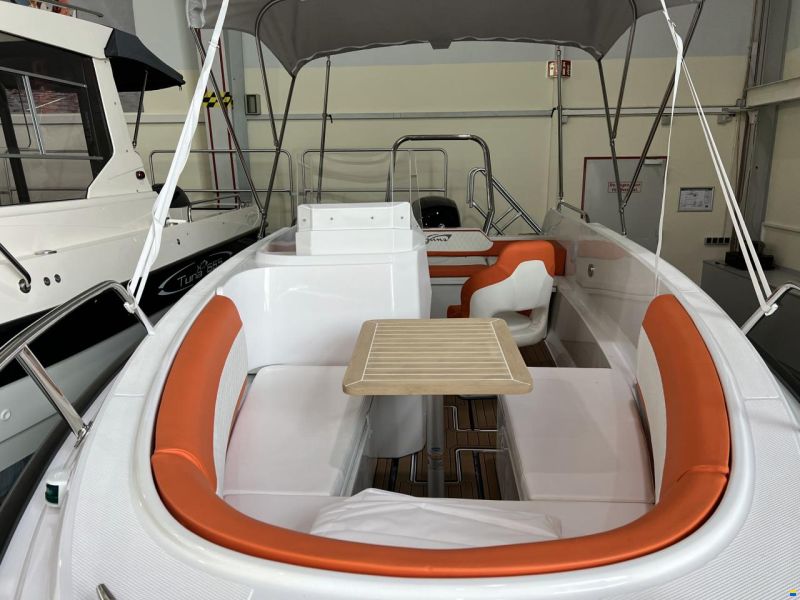Jans 600 Bowrider