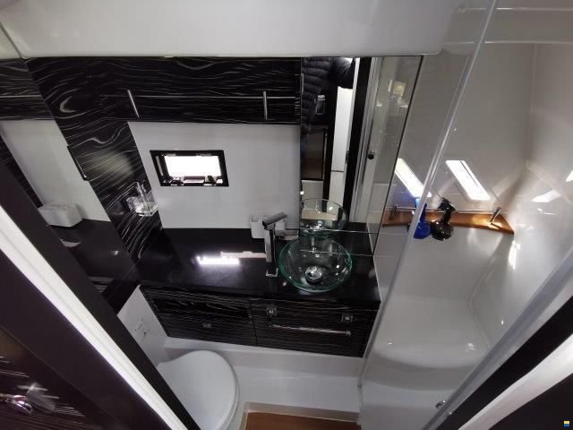 Cobrey 28 SC/SCL mit Bodenseezulassung 300 PS
