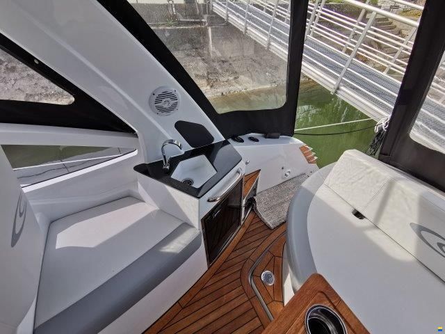 Cobrey 28 SC/SCL mit Bodenseezulassung 300 PS