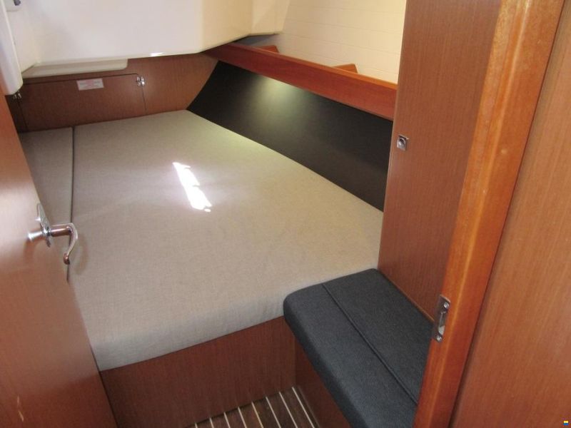 Bavaria Cruiser 37