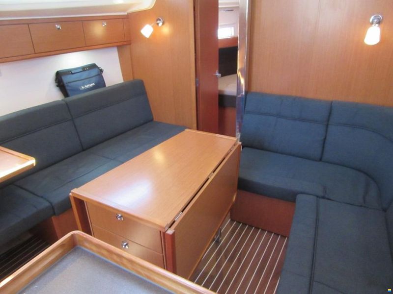 Bavaria Cruiser 37