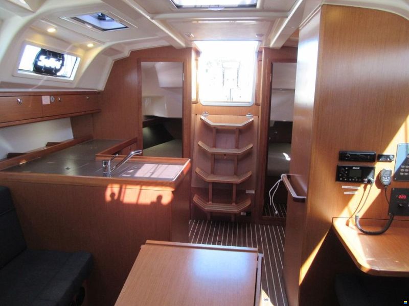 Bavaria Cruiser 37