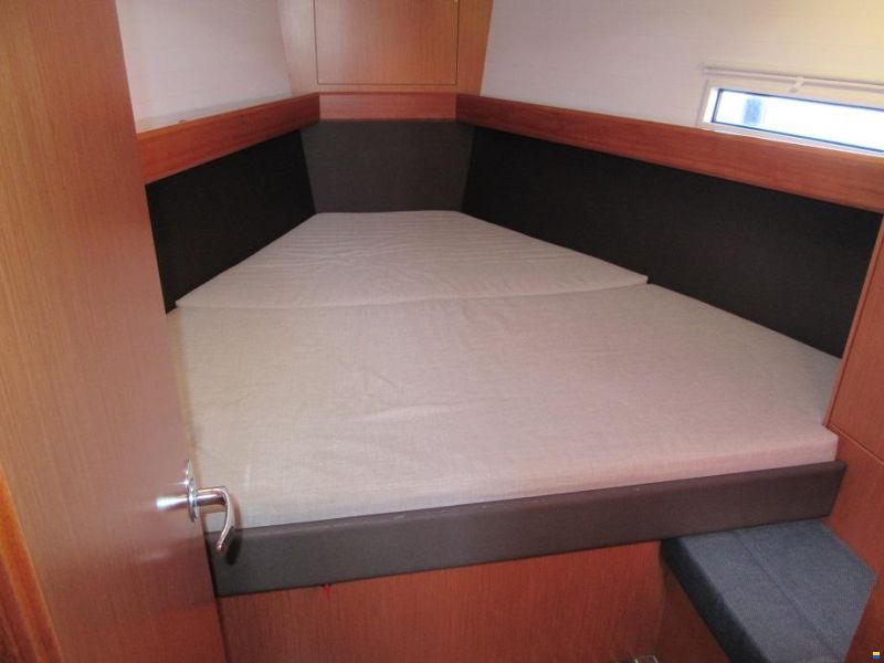 Bavaria Cruiser 37