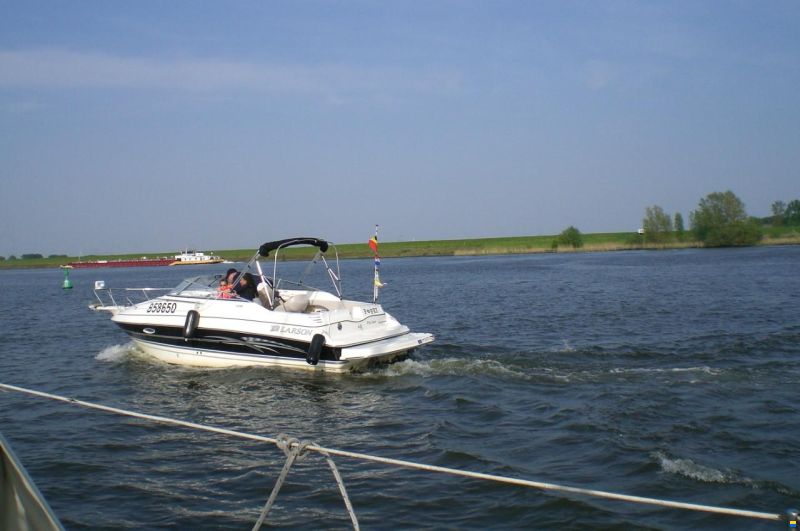 Larson 220 Cabrio