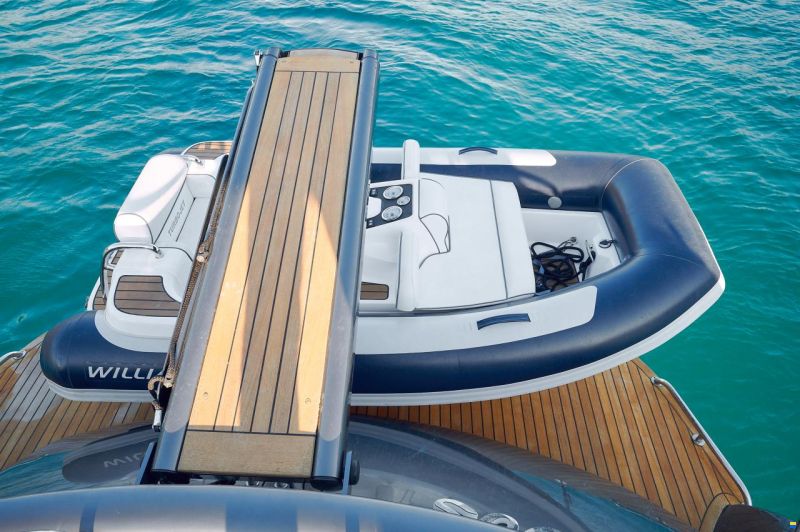 Pershing 50