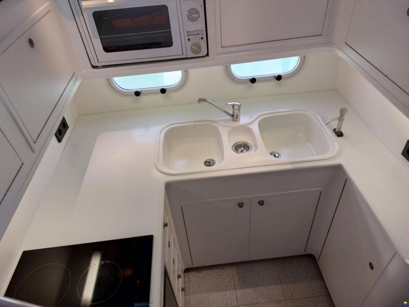Neptunus 138 Sedan Fly