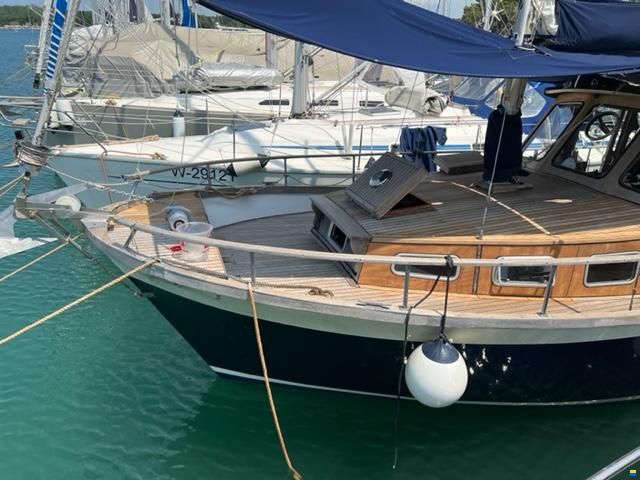 Nauticat 33