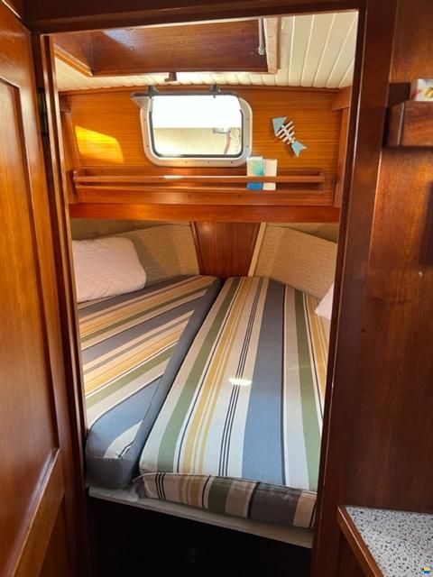 Nauticat 33