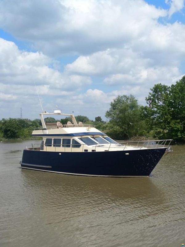 Bruce Roberts Europe B.V. Euro 1200