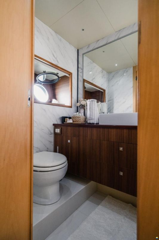 Fashion Yachts 68