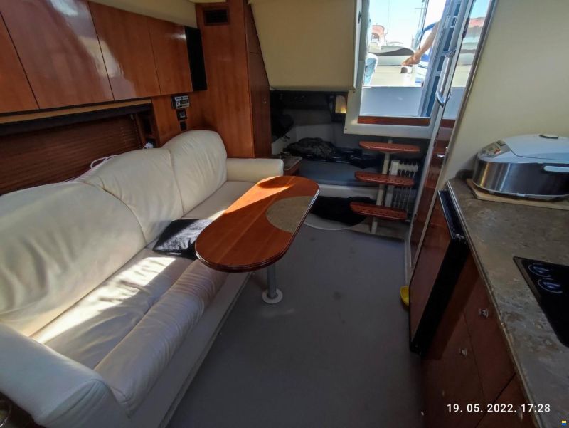 Cruisers 330