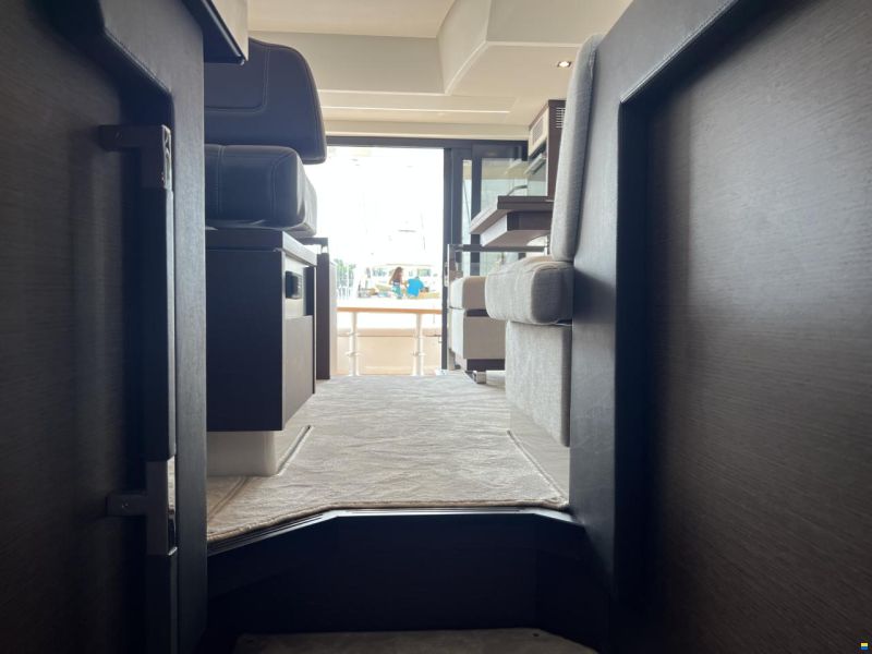 Prestige 460