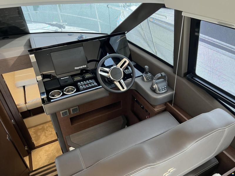 Prestige 460