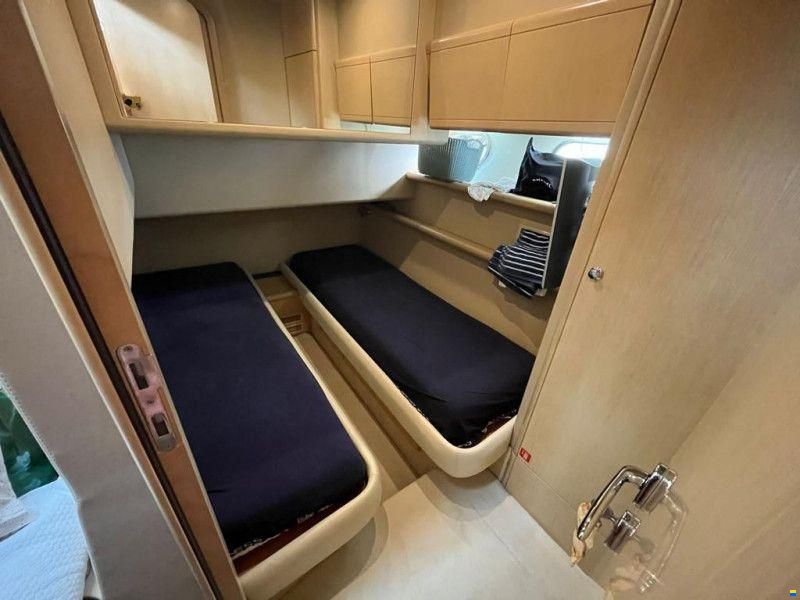 Ferretti 530