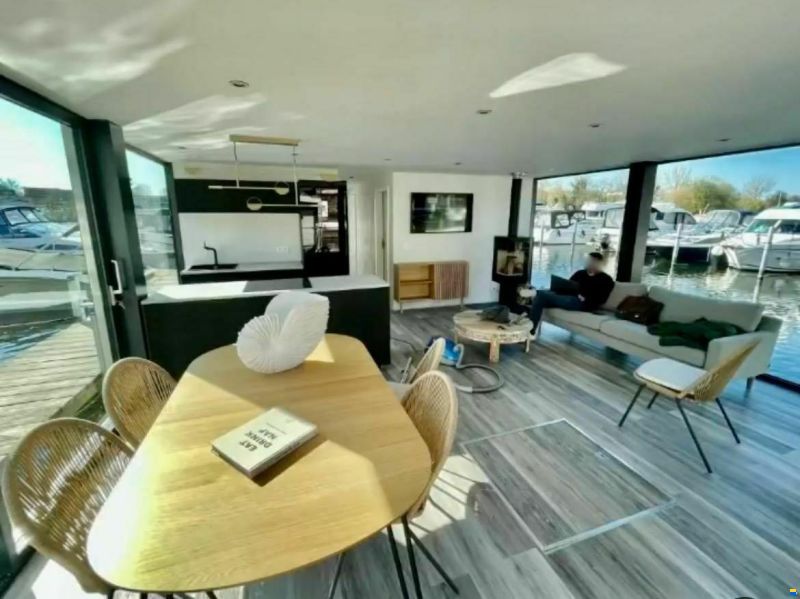 Exklusives Penthouse auf dem Wasser