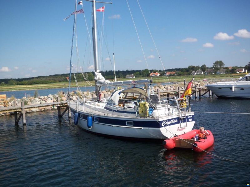 Hallberg-Rassy 352