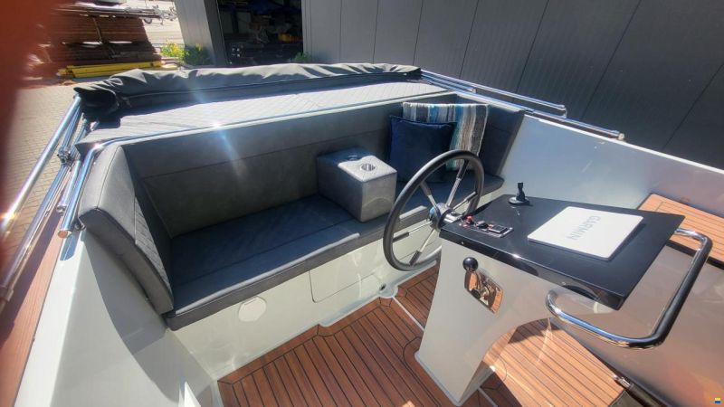 Maxima 730