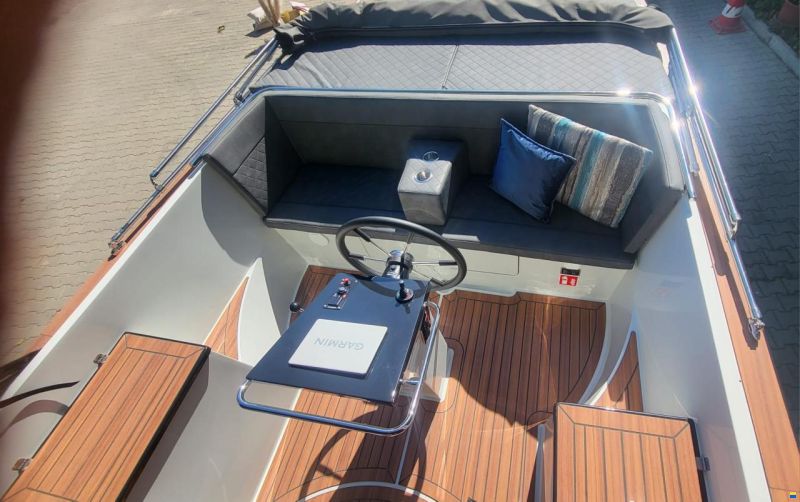 Maxima 730