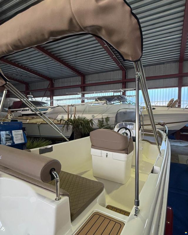 Karel Ithaca 550