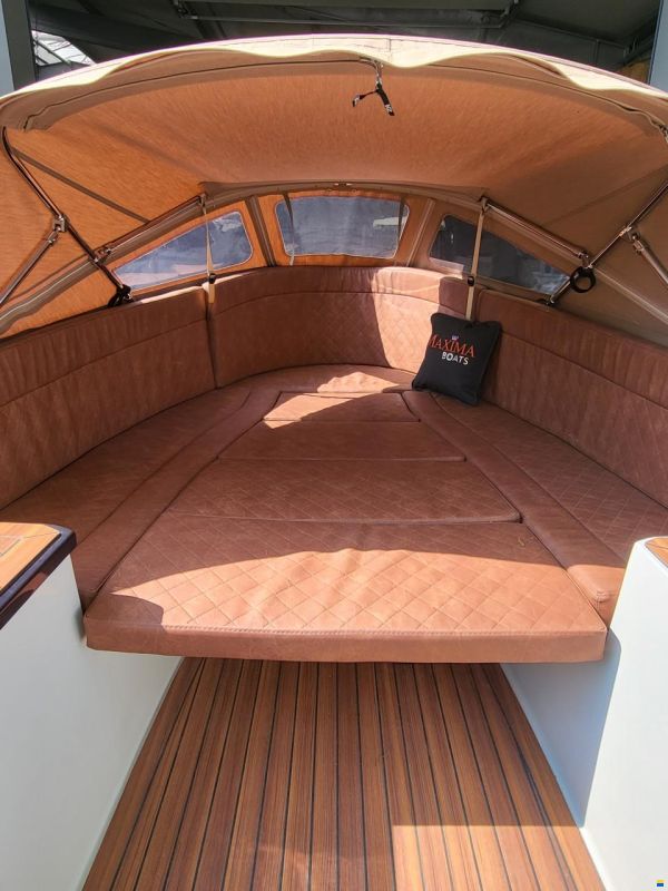 Maxima 650 lounge