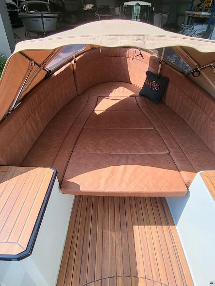 Maxima 650 lounge