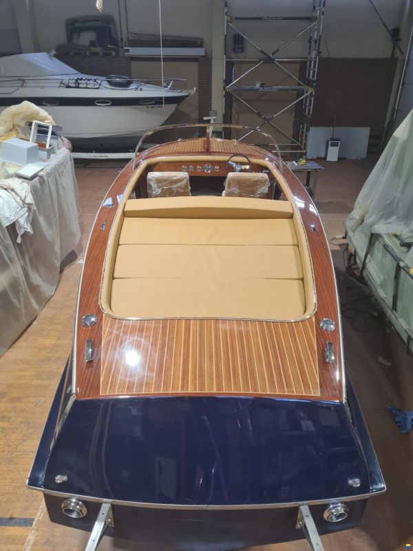 Nostalgia Lago 660