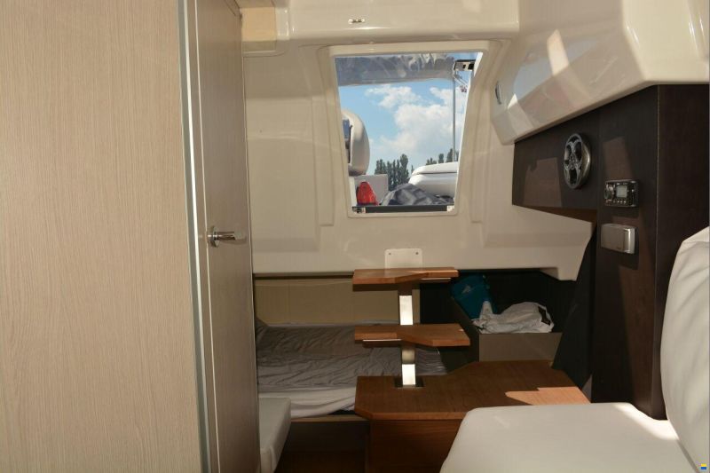 Cranchi Endurance 30