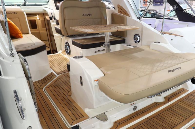 Sea Ray Sundancer (DAE) 265 & Trailer
