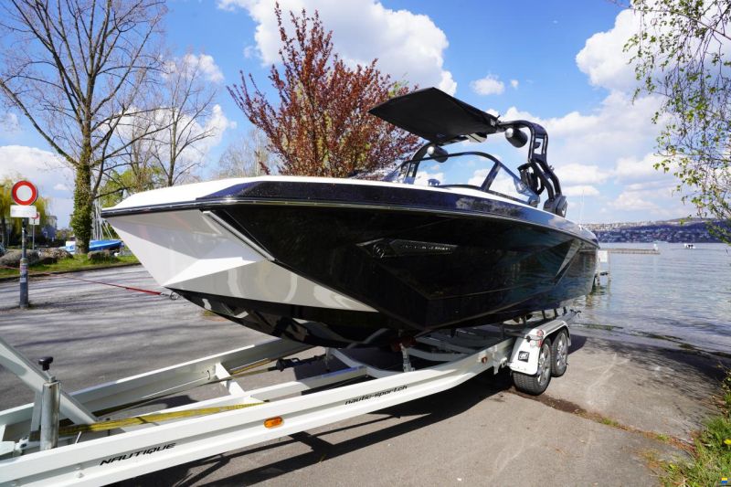Nautique G23