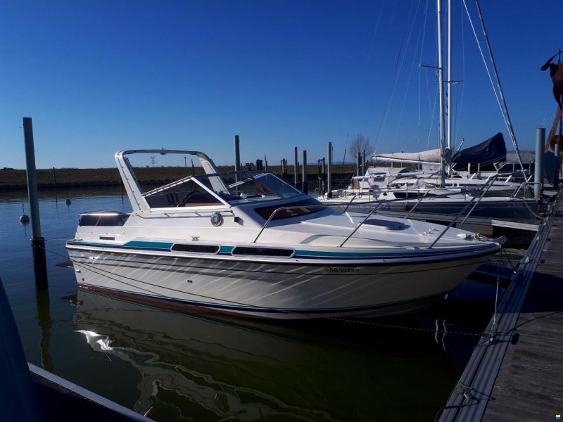 Fairline Carrera
