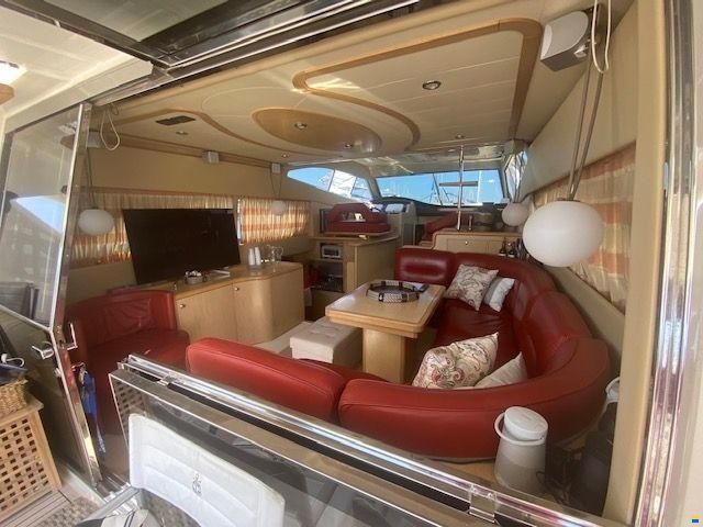 Ferretti 530