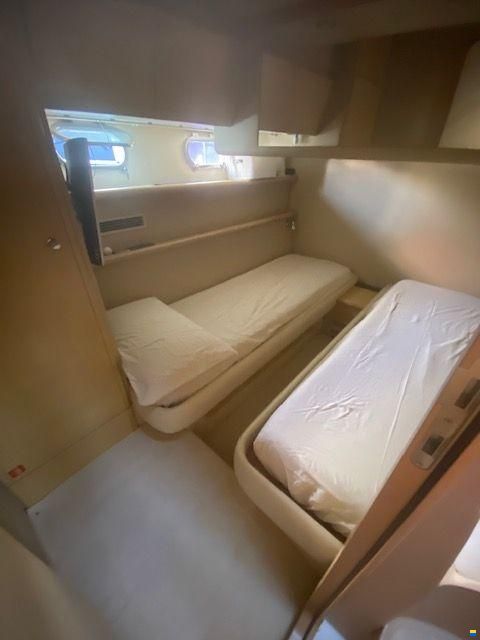 Ferretti 530