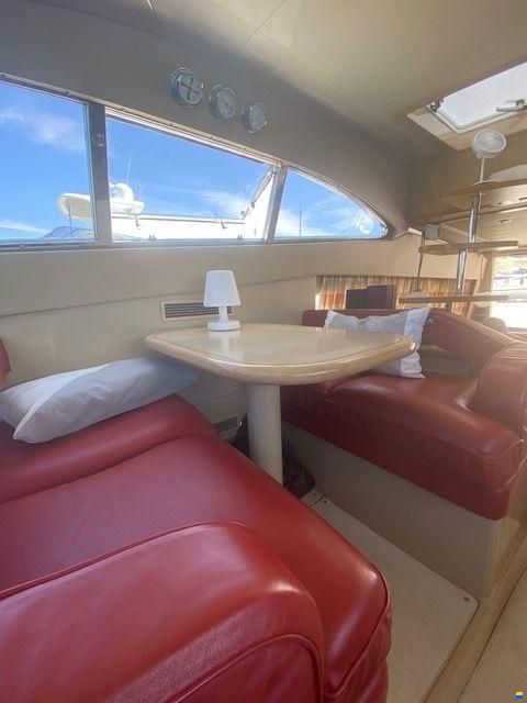 Ferretti 530