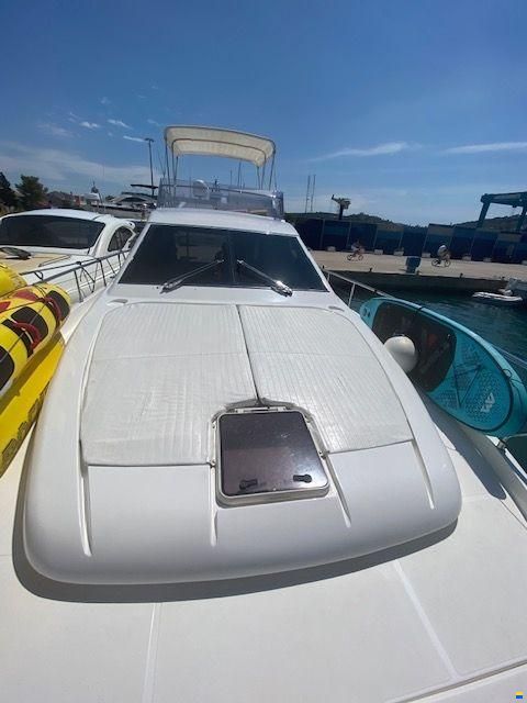 Ferretti 530