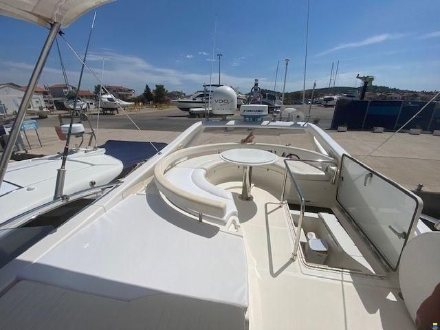 Ferretti 530