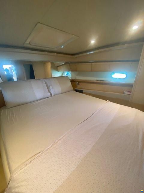 Ferretti 530