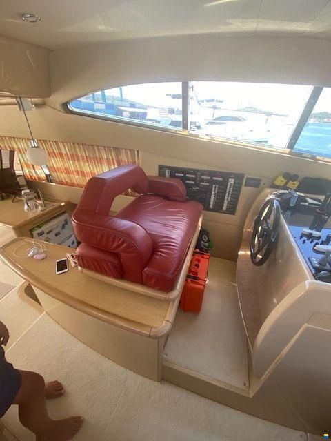 Ferretti 530