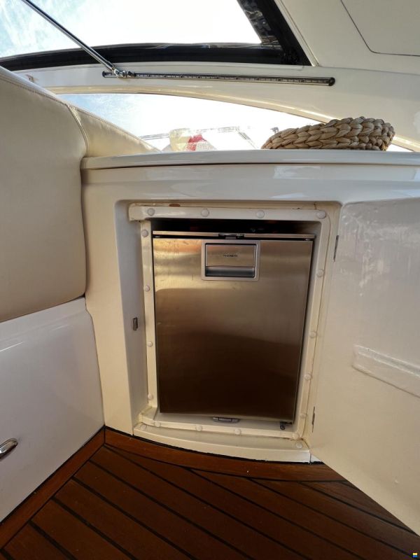 Princess V42