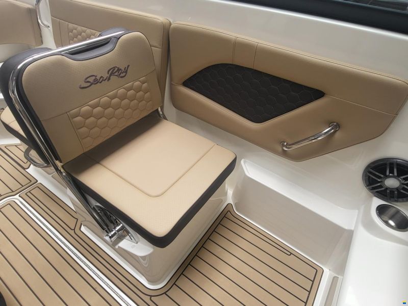 Sea Ray 230 SSOE