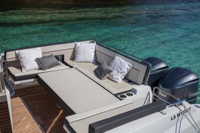 Jeanneau Cap Camarat 10.5 WA S2