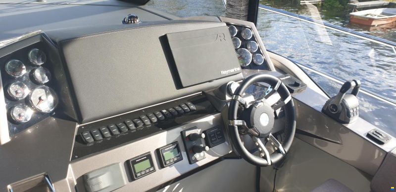 Galeon 425 HTS